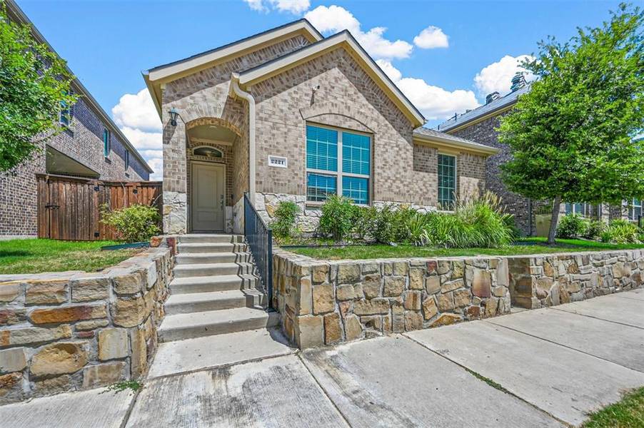 2221 Barx Drive, Little Elm, TX 75068