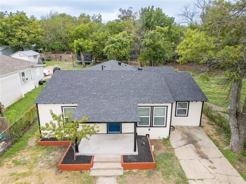 2205 Lee Avenue, Fort Worth, TX 76164