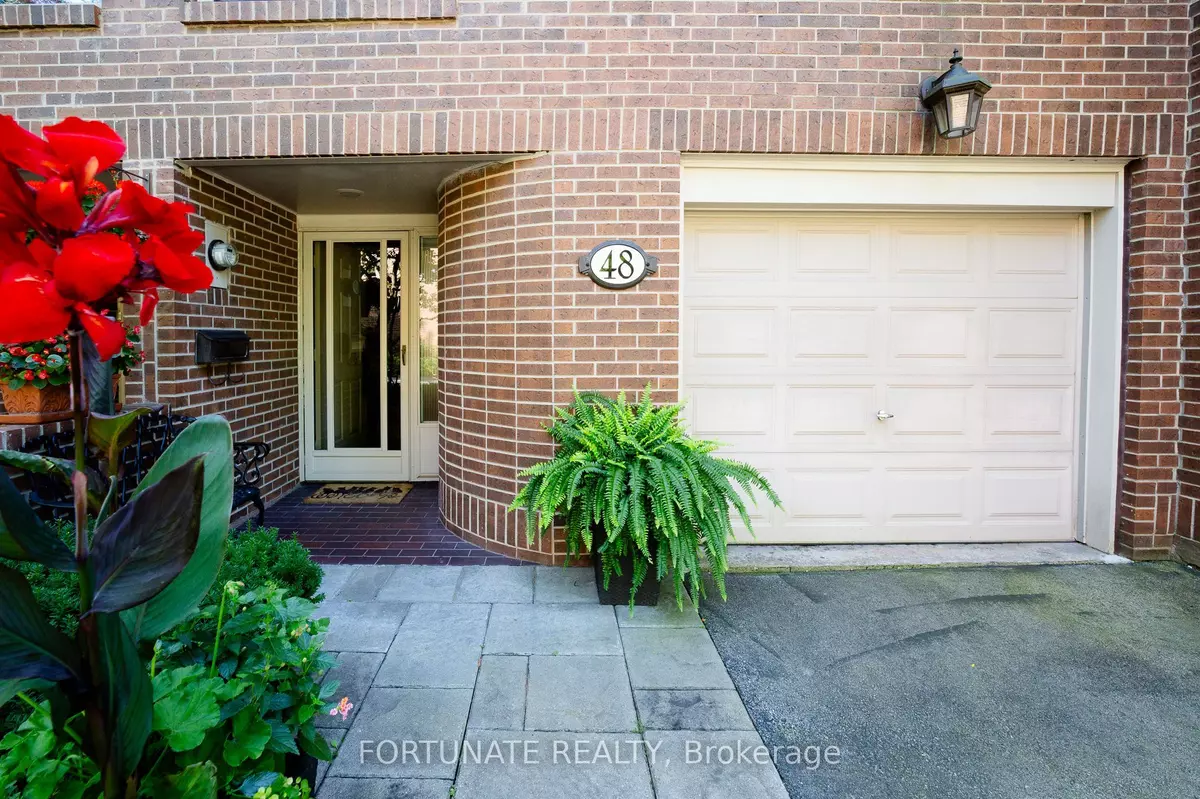 Oakville, ON L6H 2W7,1250 Marlborough CT #48