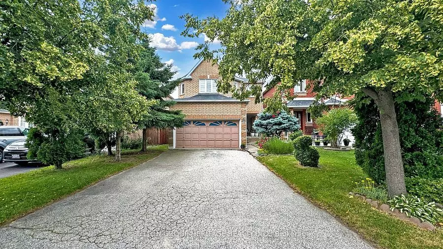 Pickering, ON L1V 6Y8,1452 Sandhurst CRES