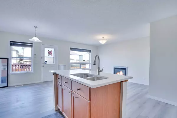 Calgary, AB T3K 0J3,118 Covecreek Close NE