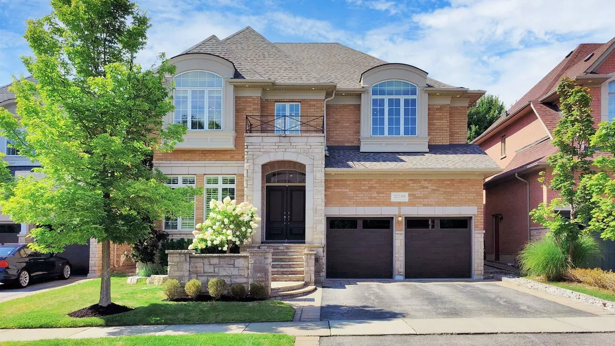 Oakville, ON L6H 7V4,2238 Lyndhurst DR