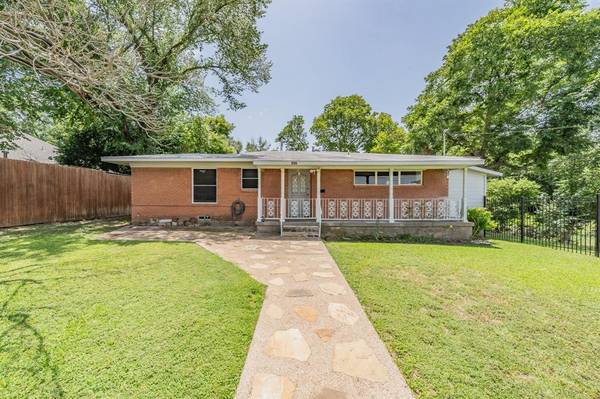 533 Skyline Road, Grand Prairie, TX 75051