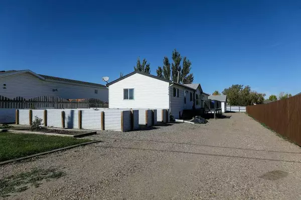 1716 18 AVE, Coaldale, AB T1M 1K7