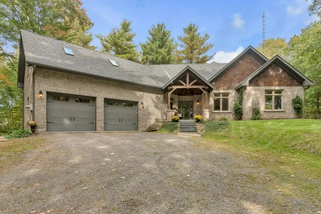 Lansdowne, ON K0E 1L0,124 CROSS CEMETARY RD