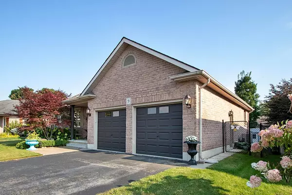 Tillsonburg, ON N4G 5V6,9 Greeneagle DR