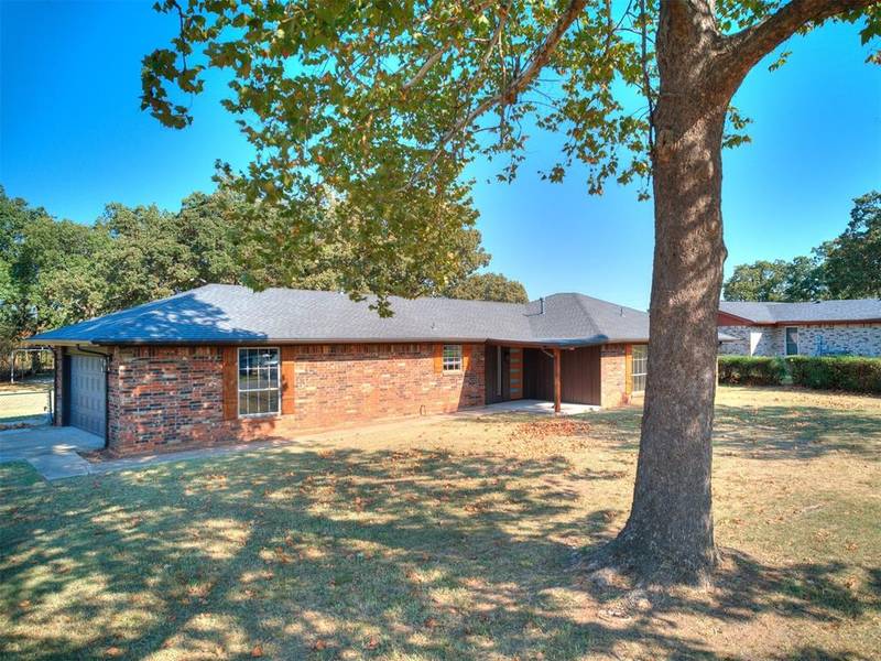 103 Clador Drive, Chandler, OK 74834