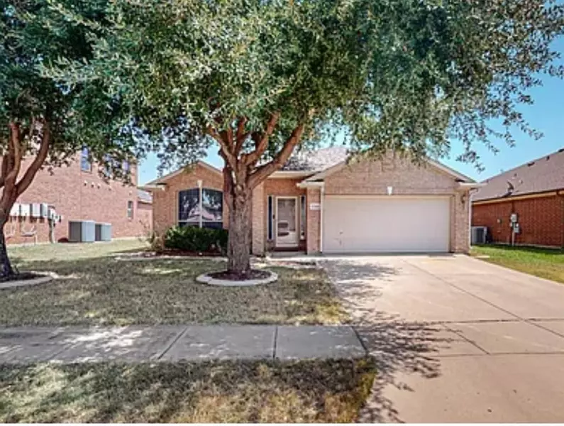 7705 Labrador Drive, Arlington, TX 76002