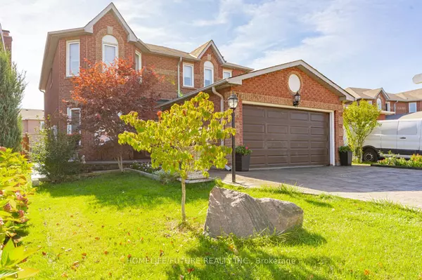 Pickering, ON L1V 6P8,207 Mossbrook SQ