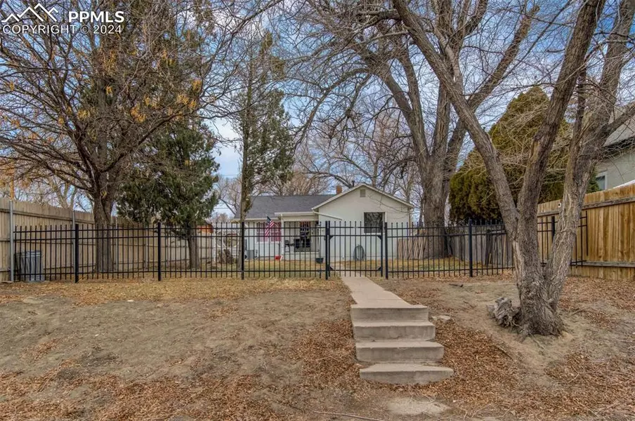 1317 Carteret AVE, Pueblo, CO 81004