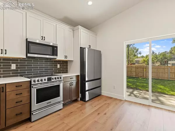 Colorado Springs, CO 80903,932 E Vermijo AVE