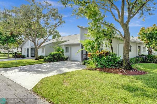 Boca Raton, FL 33496,8938 Sunnywood Pl  #B