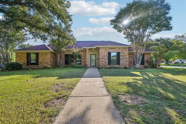 157 Baird Circle, Highland Village, TX 75077