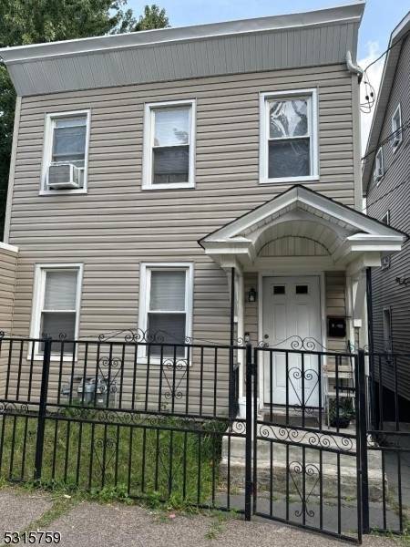 90 N 3rd St, Paterson City, NJ 07522