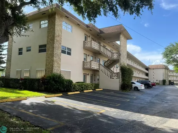 Lauderdale Lakes, FL 33319,3400 NW 48th Ave  #403