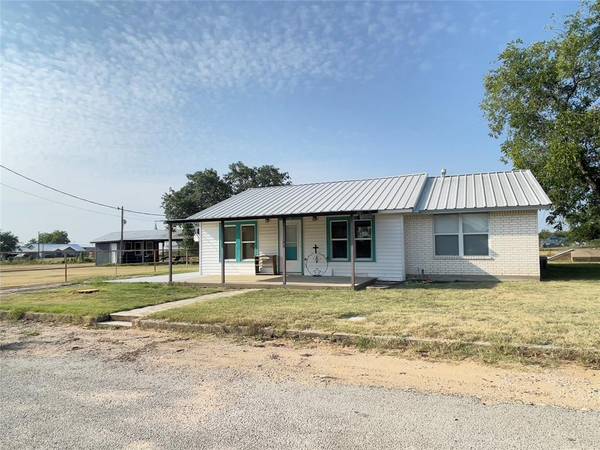 Gustine, TX 76455,105 W Liveoak Street