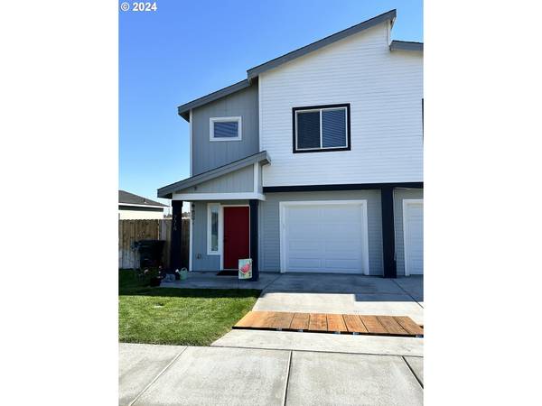 Hermiston, OR 97838,774 NE 11TH ST