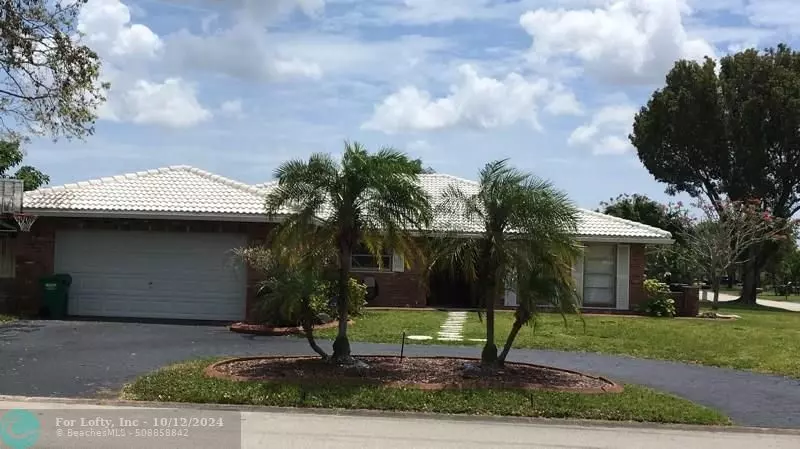 1023 NW 84th Dr, Coral Springs, FL 33071