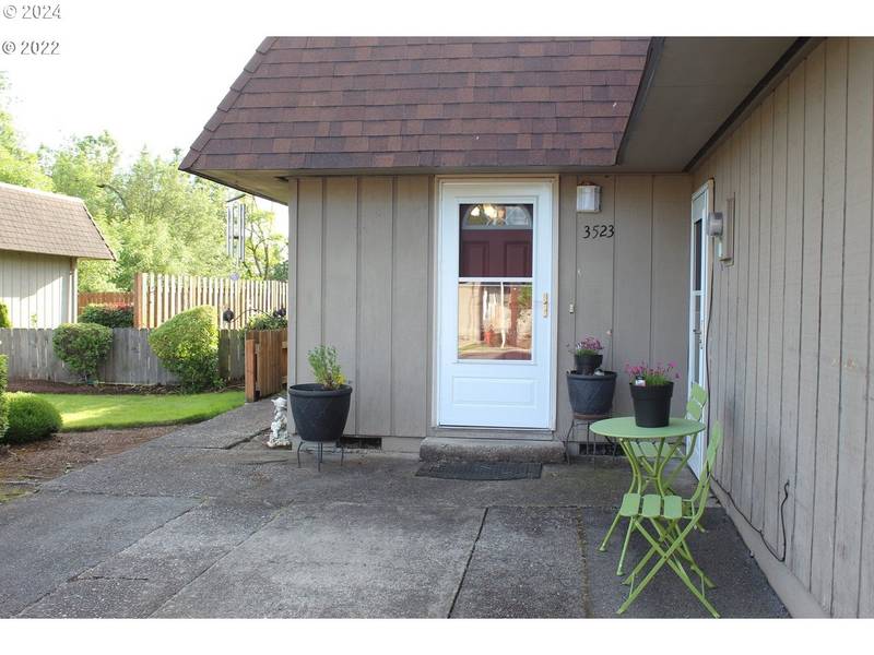 3523 CHIEFS CT, Salem, OR 97305