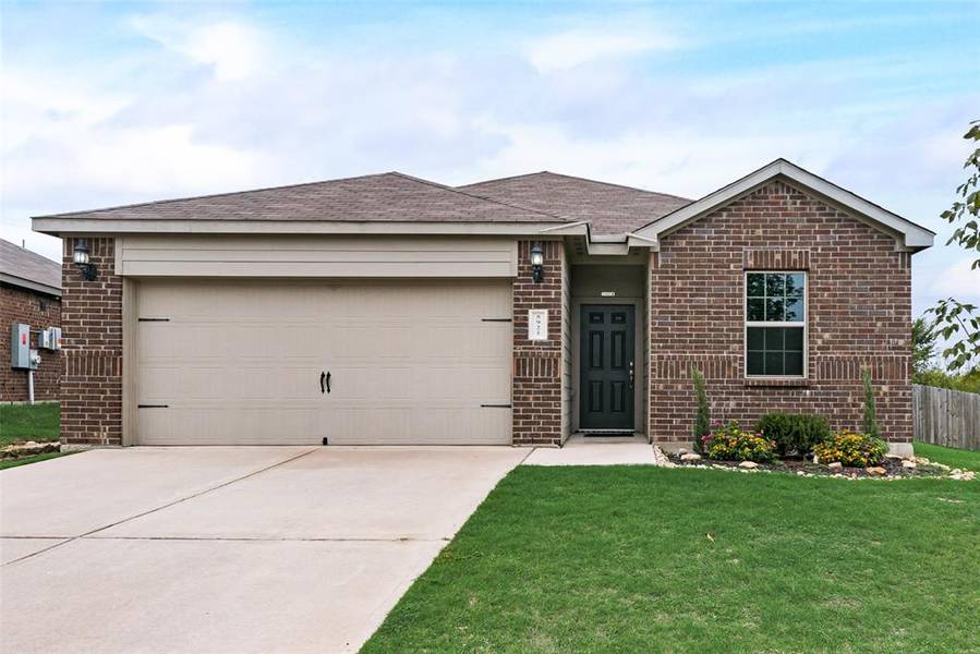 5921 Obsidian Creek Drive, Fort Worth, TX 76179