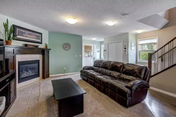 Airdrie, AB T4B 0T5,2375 Baywater CRES SW