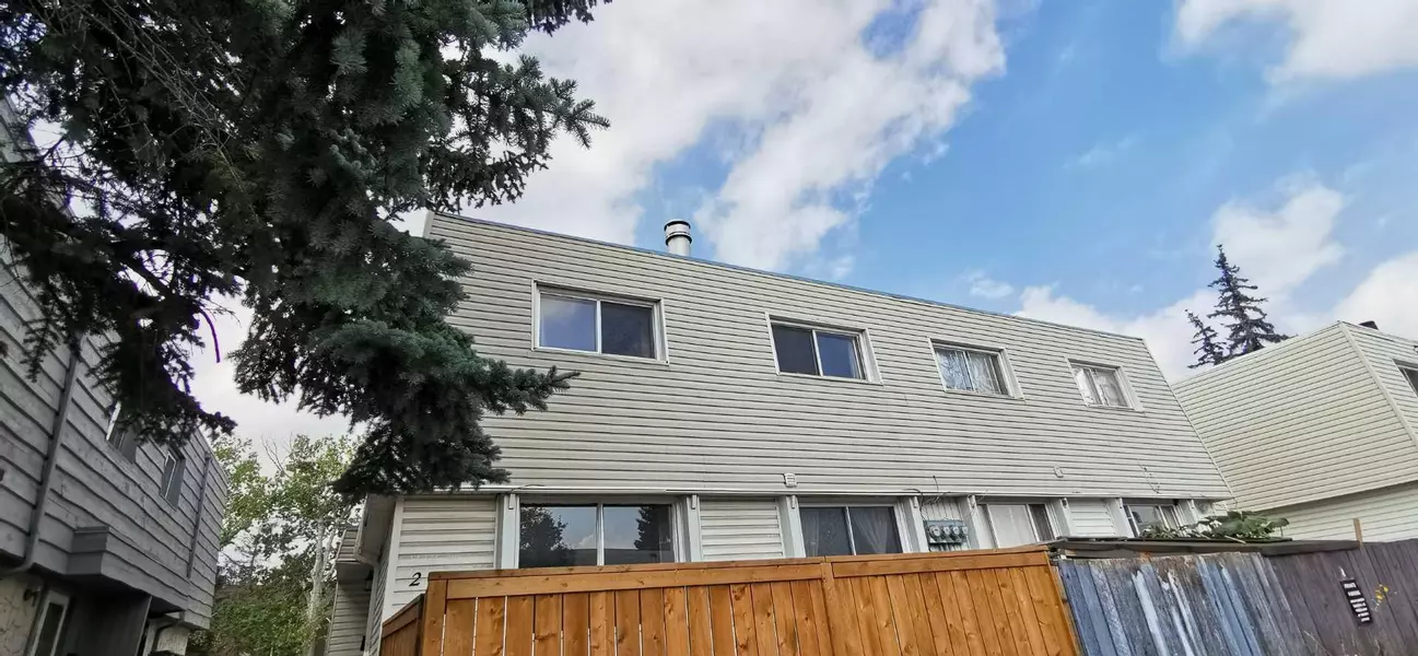 6424 4 ST NE #2, Calgary, AB T2K5M8