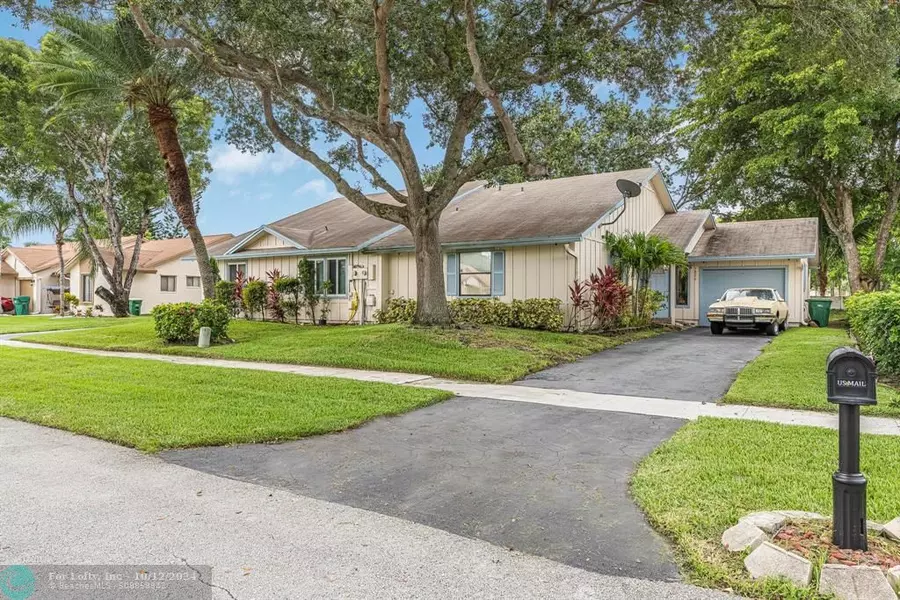 7826 NW 60 ST, Tamarac, FL 33321