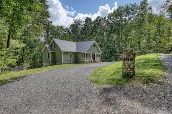 215 Rhodemont Trail, Hayesville, NC 28904