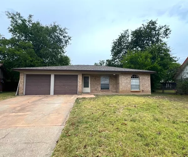 6055 Hill Court, Watauga, TX 76148