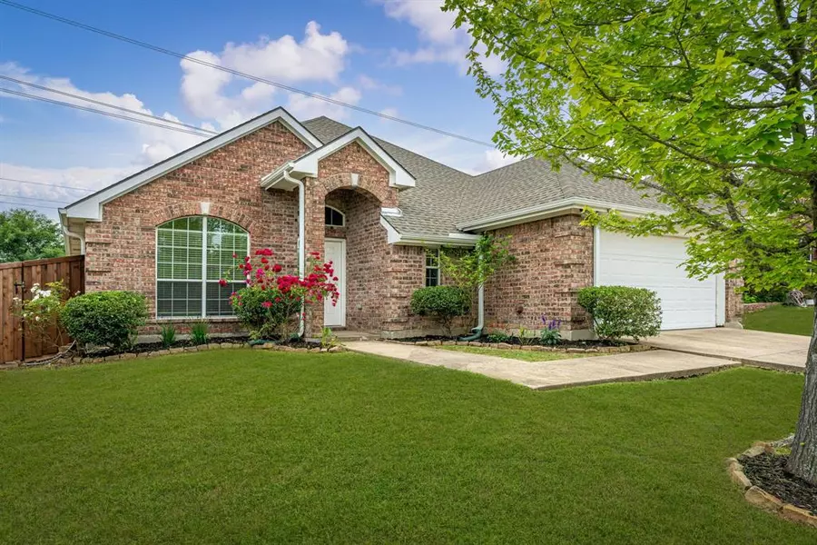 2722 Simmons Drive, Sachse, TX 75048