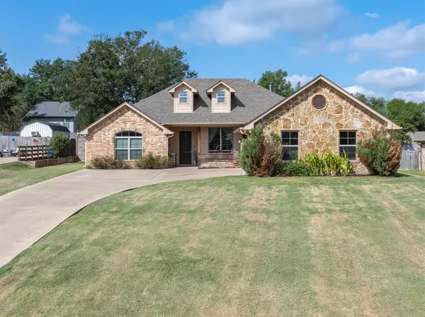 252 Heritage Court, Lindale, TX 75771