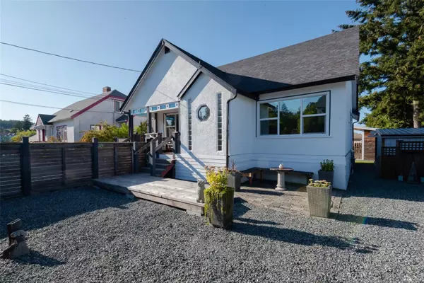 2967 Pine St, Chemainus, BC V0R 1K1