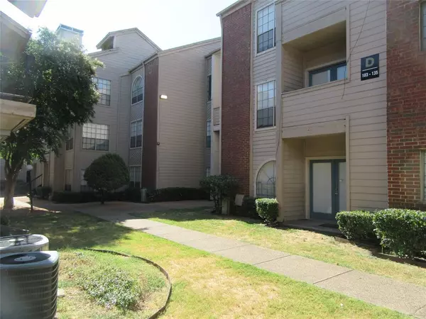 9747 WHITEHURST #127, Dallas, TX 75243