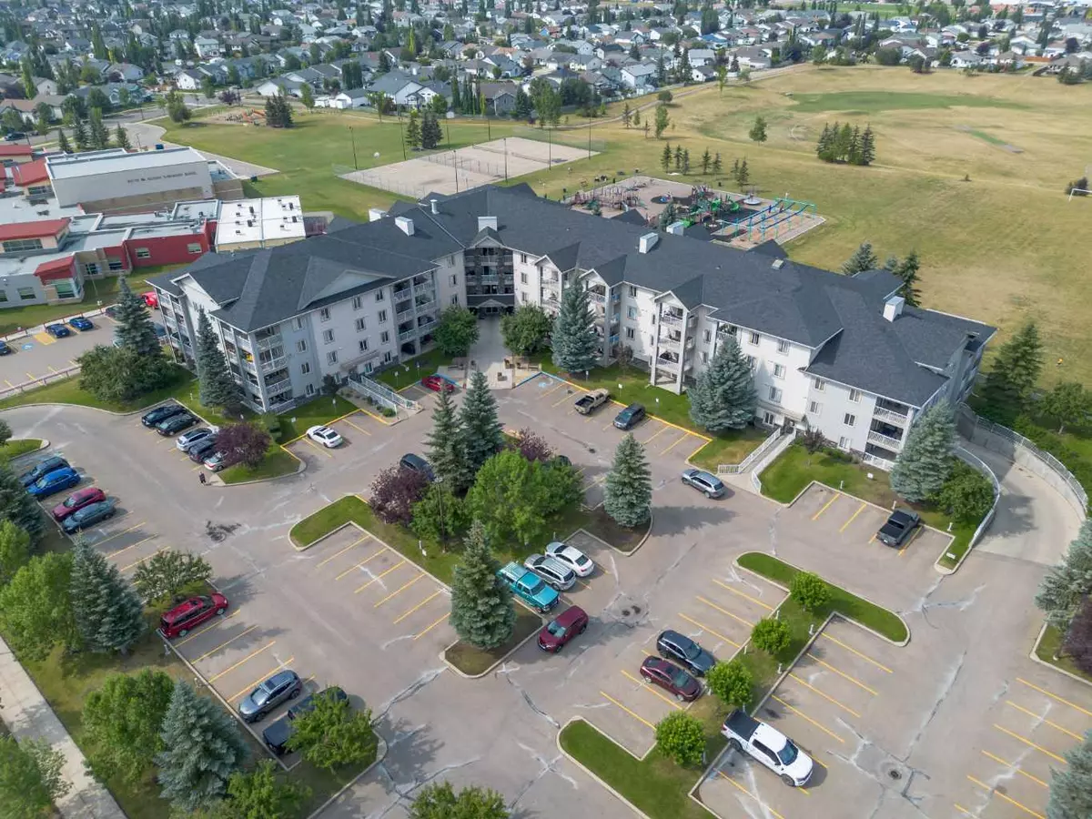 Red Deer, AB T4R 3E9,60 Lawford Avenue #412