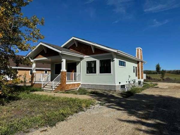 201 Canal ST, Rural Ponoka County, AB T4L 2N3