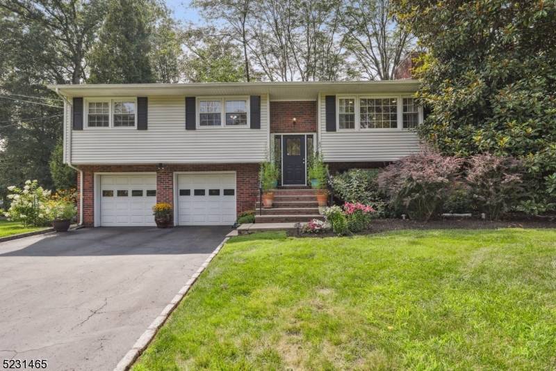 63 Whitney Dr, Berkeley Heights Twp., NJ 07922