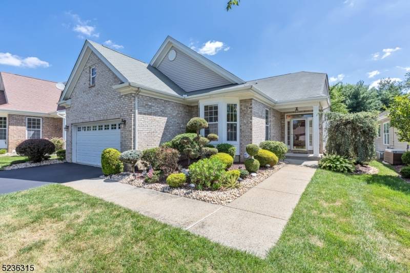 77 Crescent Way, Monroe Twp., NJ 08831