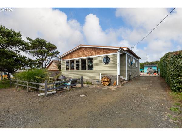 Yachats, OR 97498,425 MARINE DR