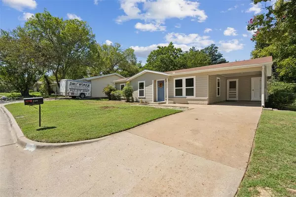 Weatherford, TX 76086,320 Live Oak Lane