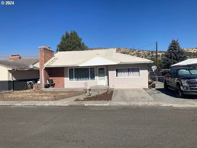 213 NW 4TH AVE, John Day, OR 97845