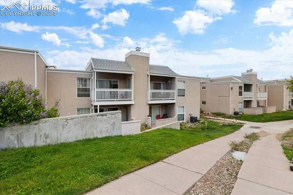 3455 Rebecca LN #C, Colorado Springs, CO 80917