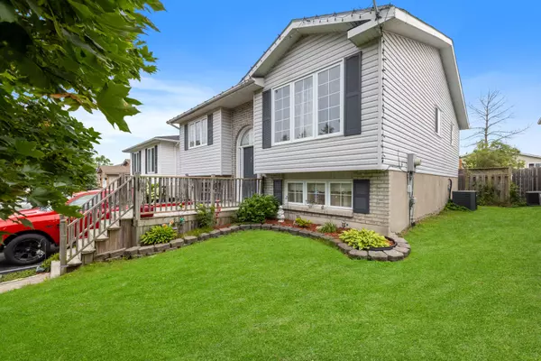 7 Faraday GDNS, Belleville, ON K8P 5J5