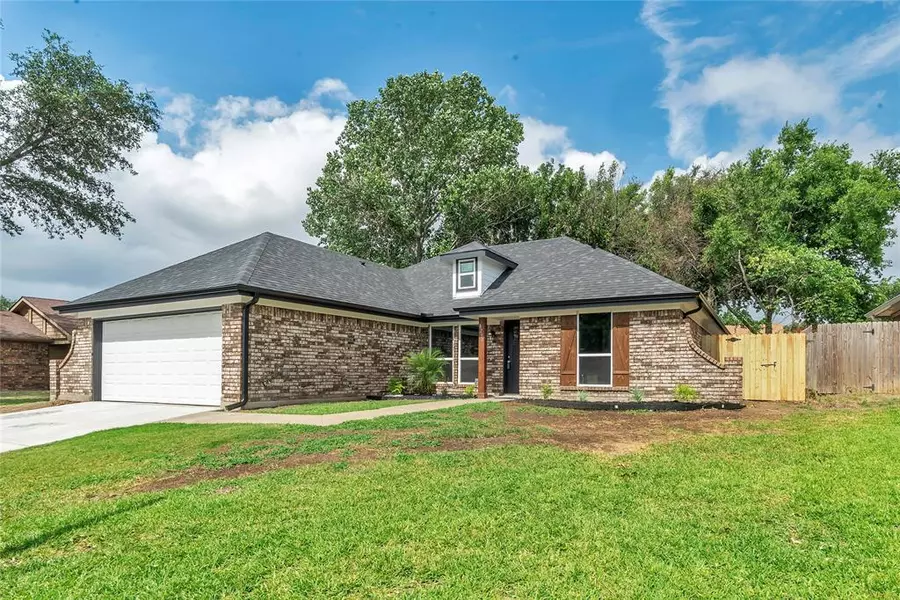 8233 April Lane, Watauga, TX 76148