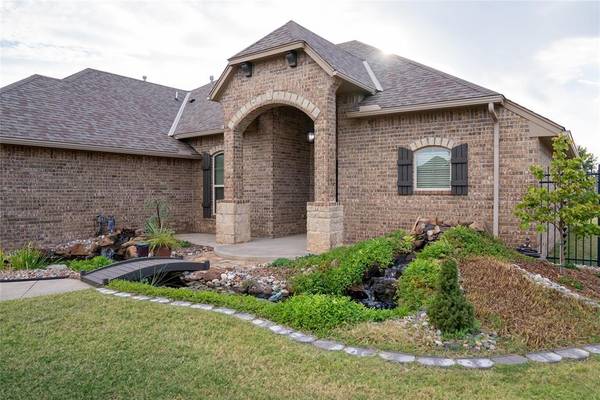 313 Prospector Circle, Yukon, OK 73099