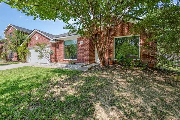 Euless, TX 76040,313 Cliffdale Drive