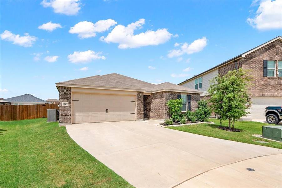 9129 Captains Cove, Fort Worth, TX 76179