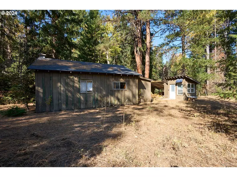 68020 BEAR CREEK RD, Wallowa, OR 97885