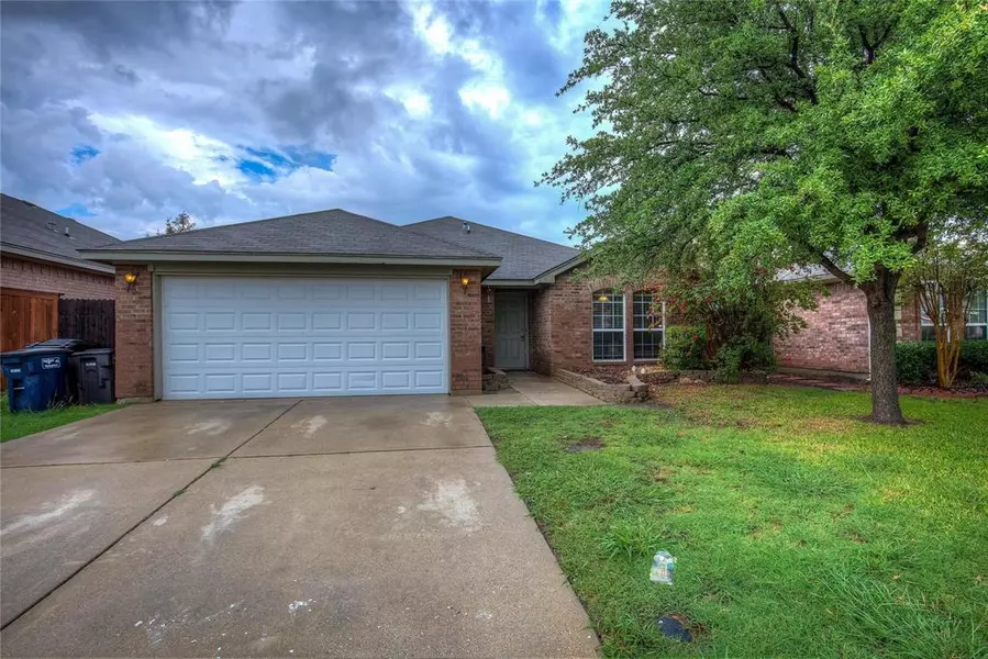 5229 Mirage Drive, Fort Worth, TX 76244