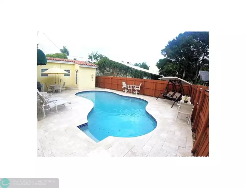 804 SE 10th St, Fort Lauderdale, FL 33316