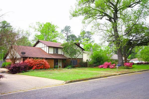 Longview, TX 75604,1202 Stone Trail Street